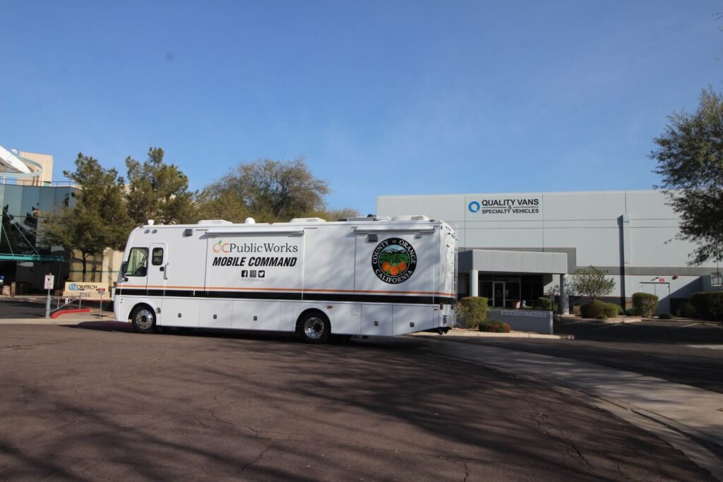 custom mobile computer lab motorcoach vehicle